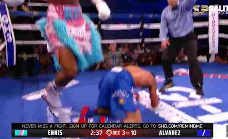 ennis pukul jatuh alvarez
