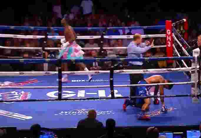 jaron ennis menang TKO atas armando alvarez