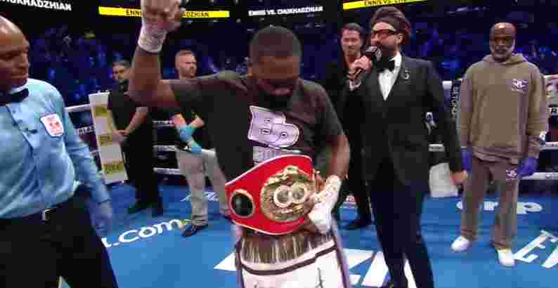 jaron ennis pertahankan gelar IBF