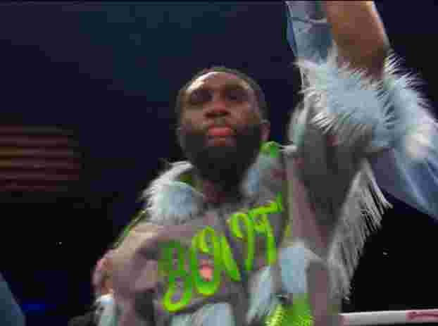 jarron ennis merebut sabuk WBA reguler