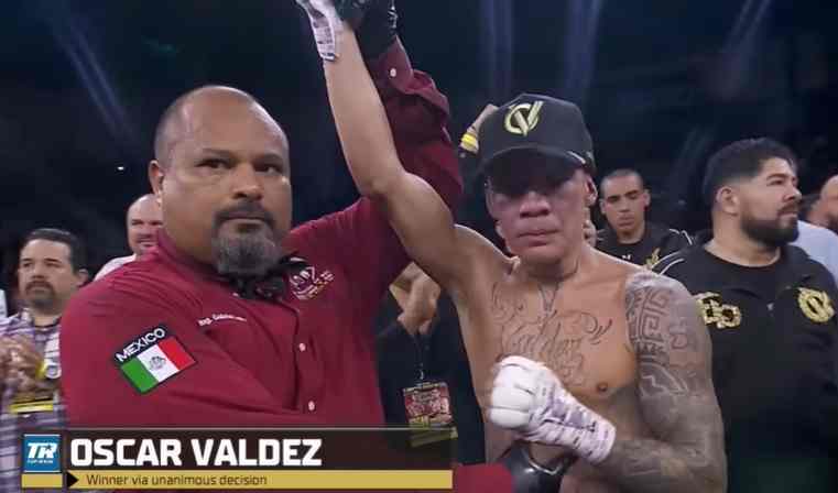 Oscar Valdez Menang Mutlak atas Richard Medina di Meksiko 2025