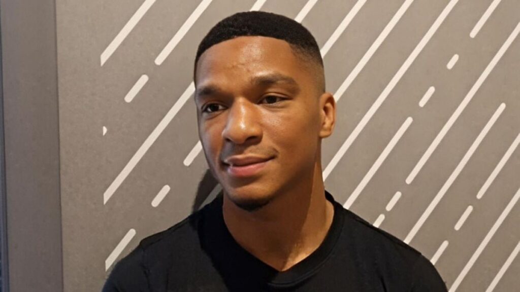 Uisma lima satu satu nya juara IBO dari angola