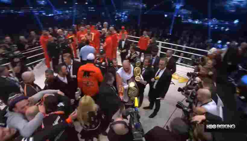 tyson fury rampas gelar wladimir