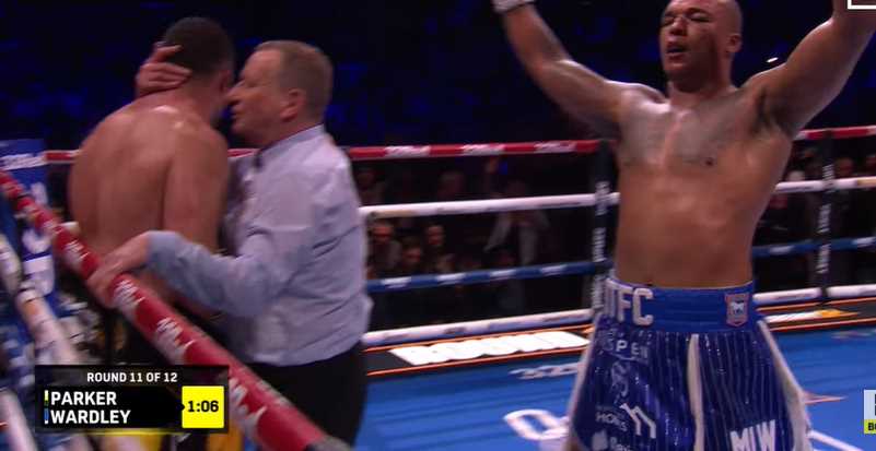 wasit stop ronde ke 11 setelah parker tak berdayaRA