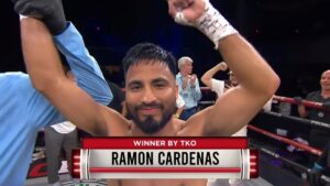 Ramon Cardenas menang TKO atas Erik Robles