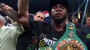 Dua gelar WBC dalam 1 malam di MSG