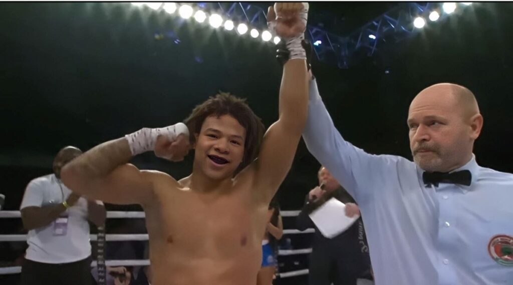 Curmel moton menang TKO ronde ke melawan flores