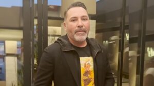 De La Hoya beri bocoran Davis vs Schofield terjadi tahun ini