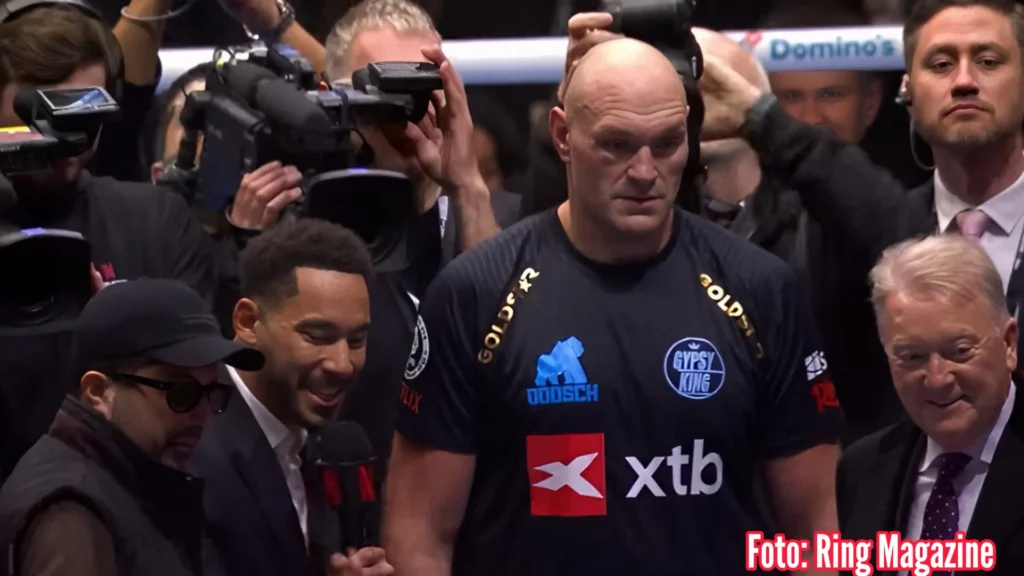 Fury cari lawan baru tantang Usyk