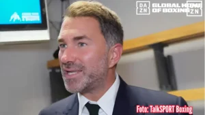 Hearn bilang Joshua mau di suap untuk lawan Fury