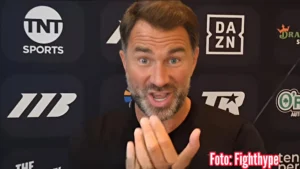 Eddie Hearn Khawatir Lihat Conor Benn: “Saya Bisa Lihat Rasa Sakit di Matanya!” Eddie Hearn khawatir soal Benn