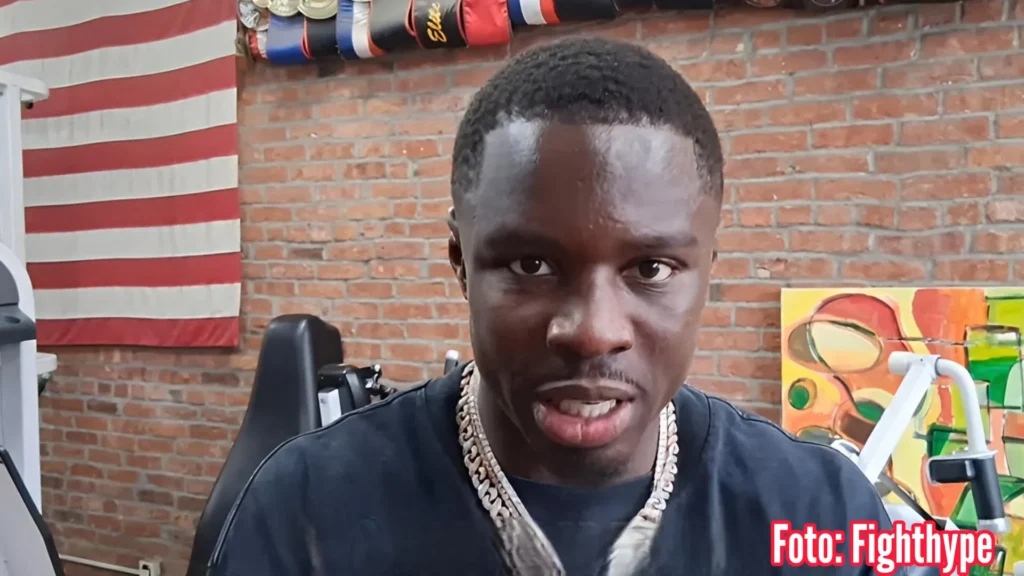 Hitchins dan Davis sedang negosiasi