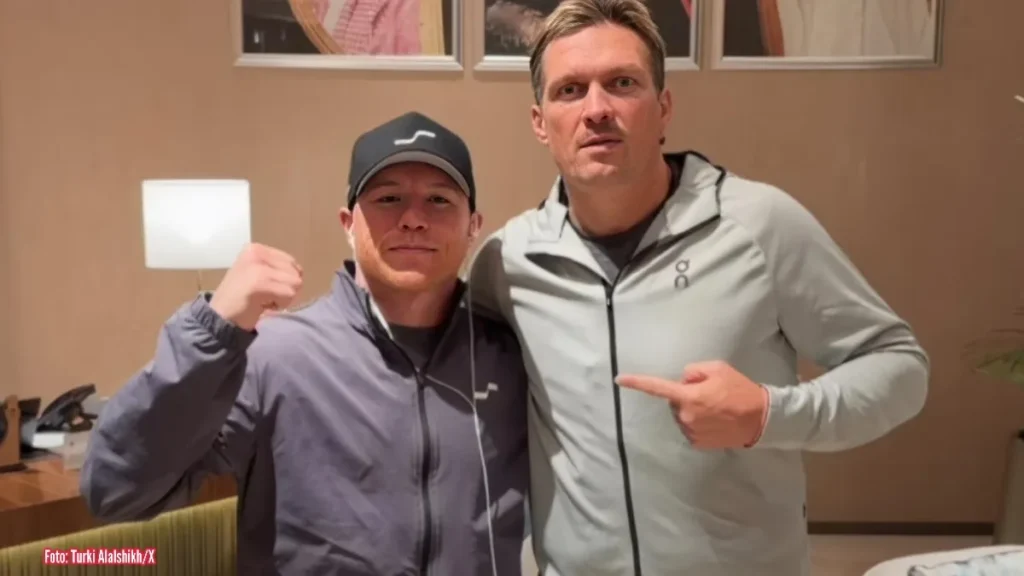 Canelo dan Usyk tiba di Riyadh Arab Saudi