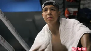 Munguia melawan Zon di undercard Canelo-Mbilli
