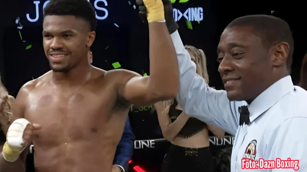 Omari Jones hentikan Sanchez ronde 2
