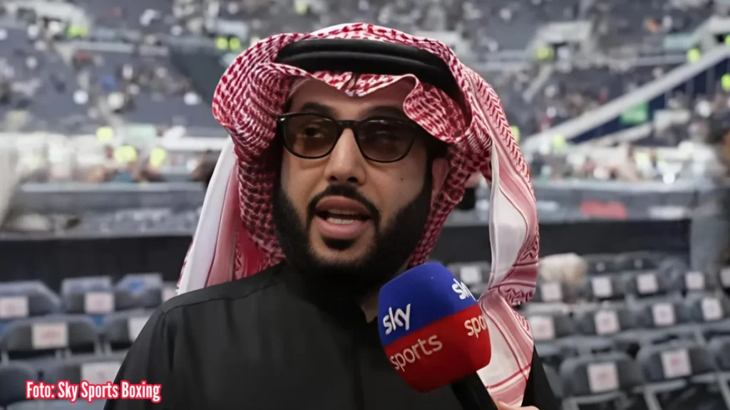 Turki bilang Canelo akan tetap bertarung di tengah kekacauan