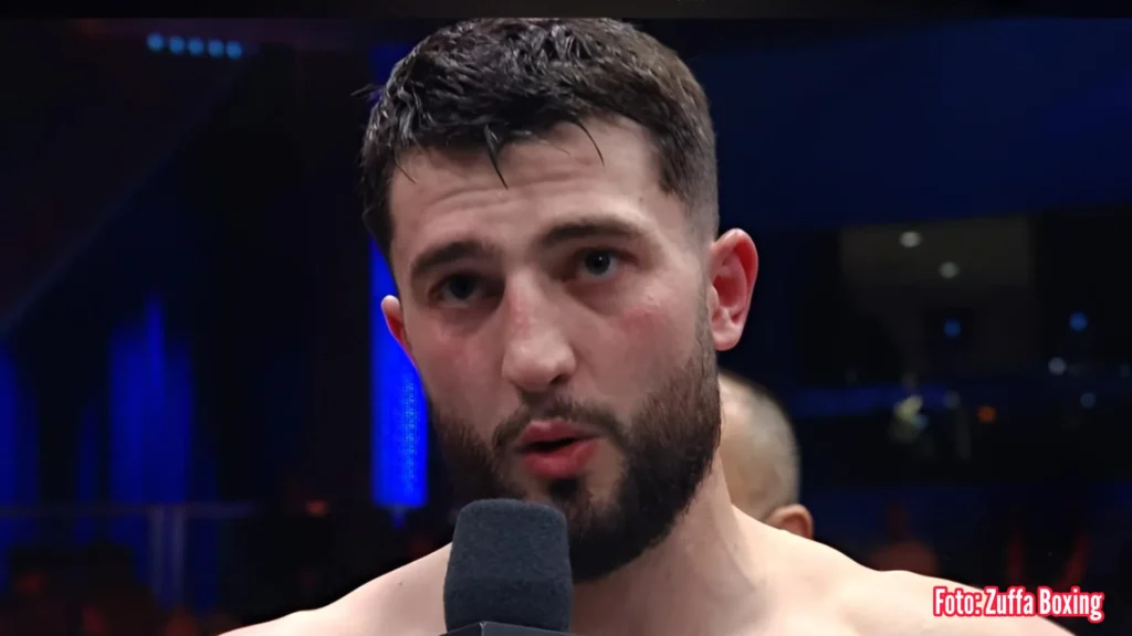 Umar Dzambekov akan melawan Zach Parker